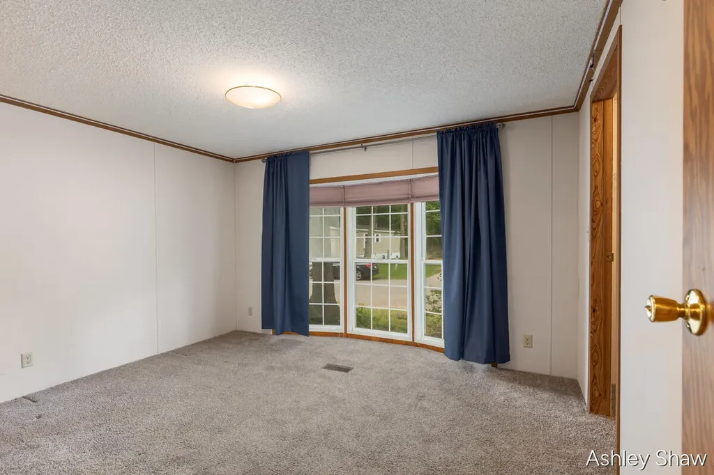 13566 Pinewood Drive Grand Haven Charter Township MI 49417