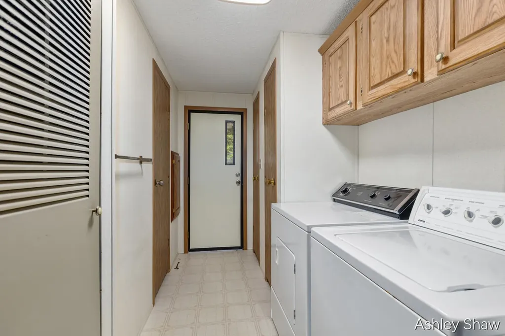 13566 Pinewood Drive Grand Haven Charter Township MI 49417