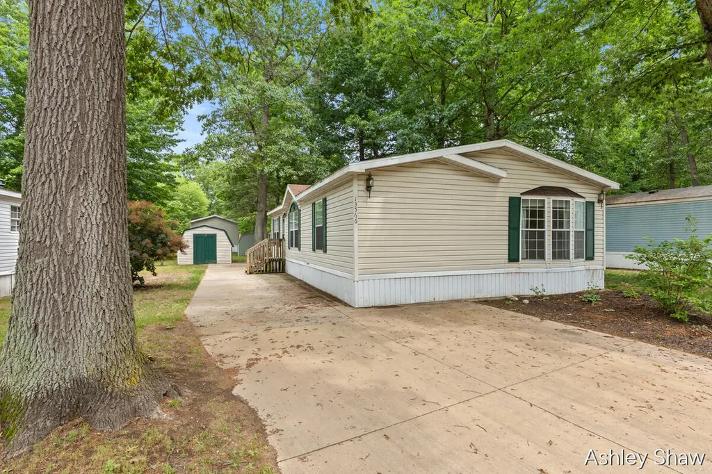 13566 Pinewood Drive Grand Haven Charter Township MI 49417
