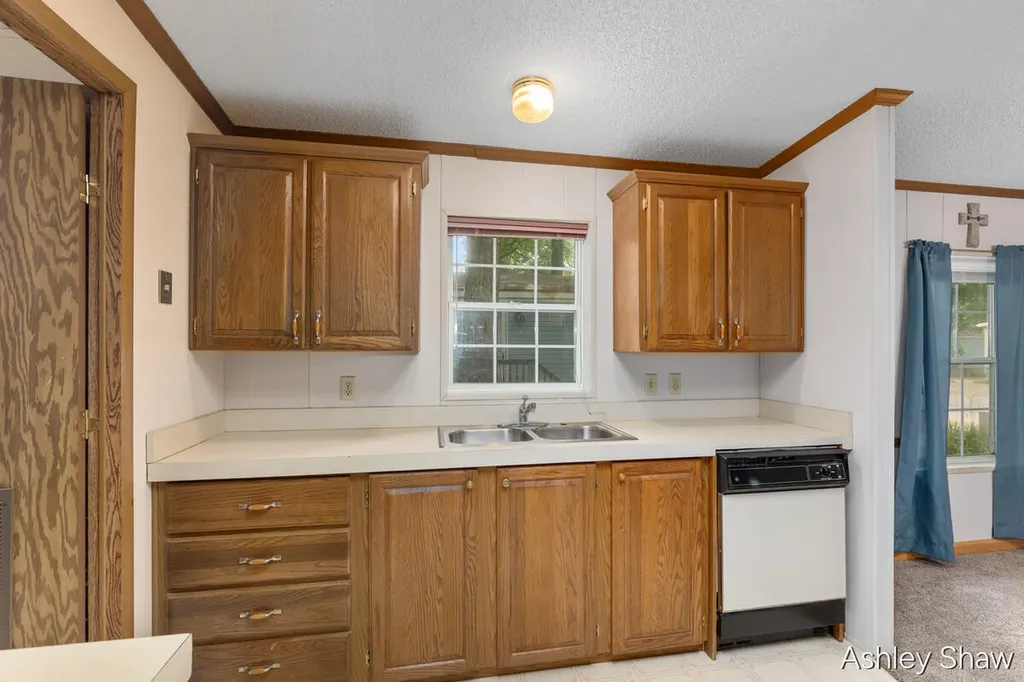 13566 Pinewood Drive Grand Haven Charter Township MI 49417