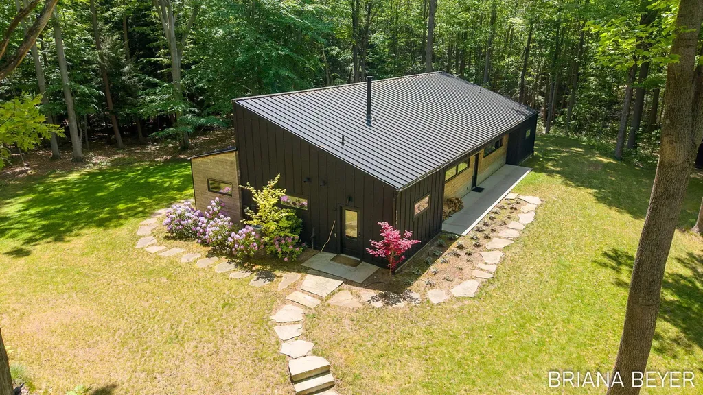 6550 Lake Effect Drive Laketown Township MI 49423