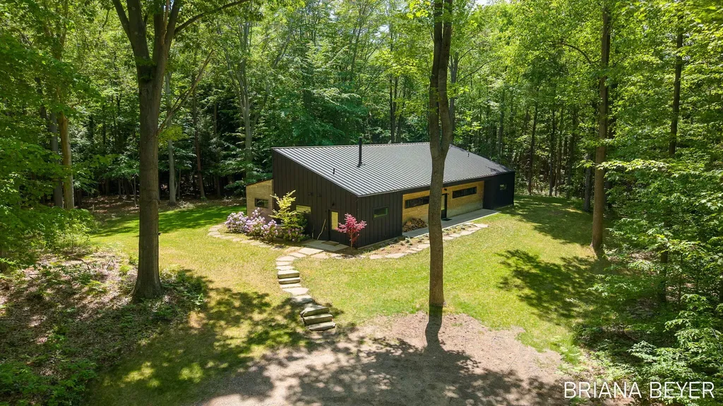 6550 Lake Effect Drive Laketown Township MI 49423