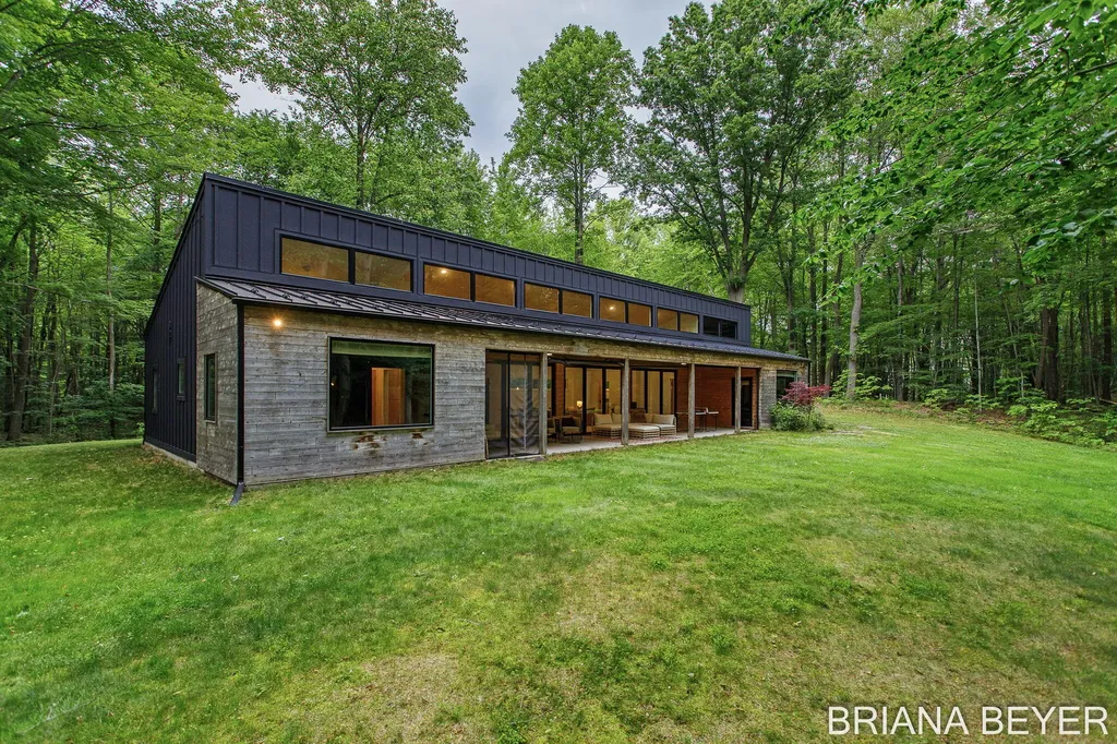 6550 Lake Effect Drive Laketown Township MI 49423
