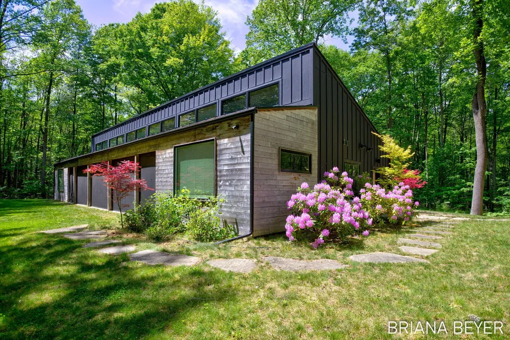 6550 Lake Effect Drive Laketown Township MI 49423