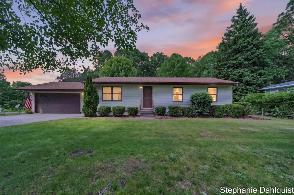 1646 W Giles Road Laketon Township MI 49445