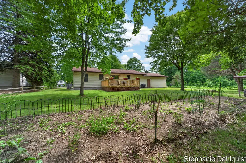 1646 W Giles Road Laketon Township MI 49445