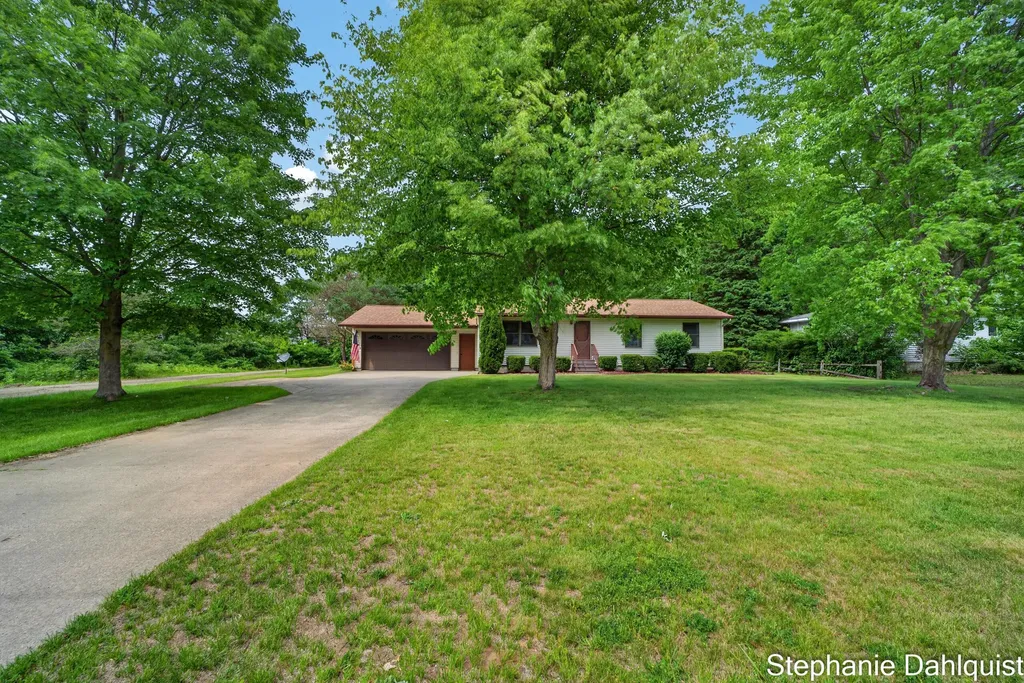 1646 W Giles Road Laketon Township MI 49445