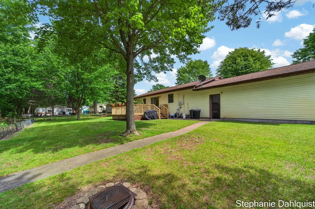 1646 W Giles Road Laketon Township MI 49445