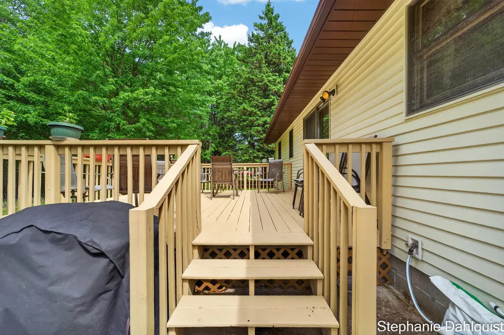 1646 W Giles Road Laketon Township MI 49445