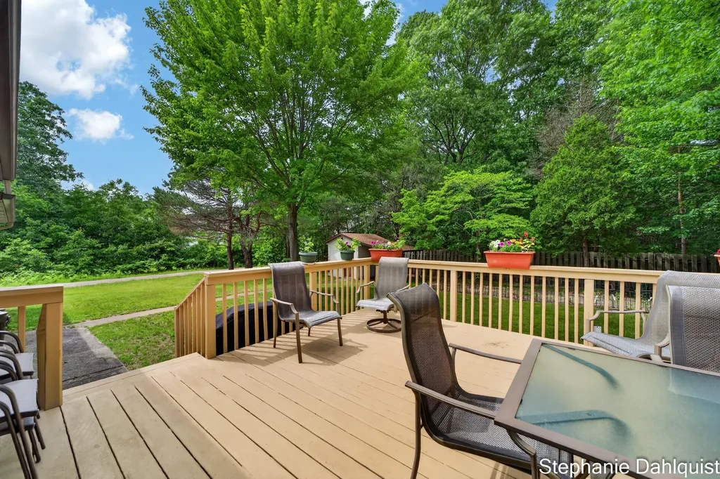 1646 W Giles Road Laketon Township MI 49445