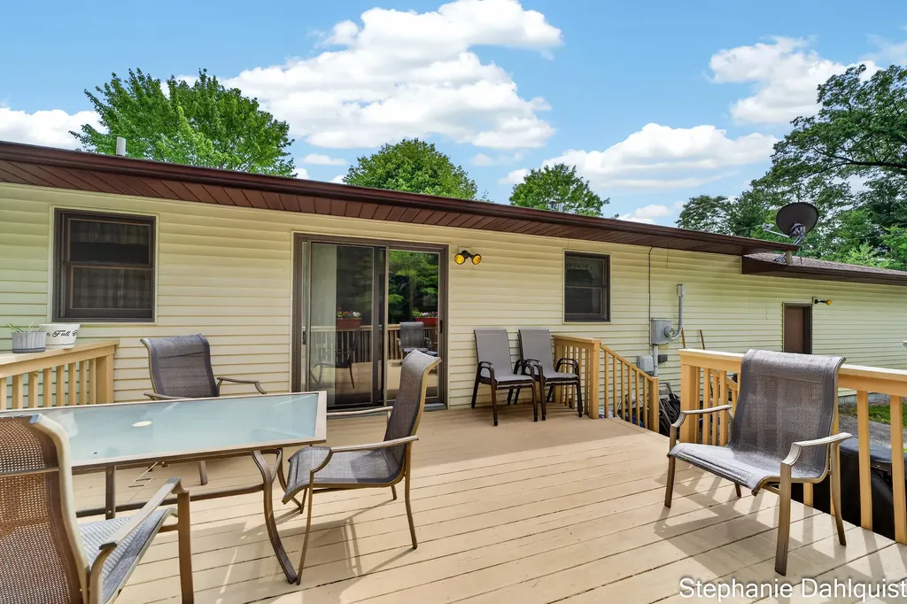1646 W Giles Road Laketon Township MI 49445