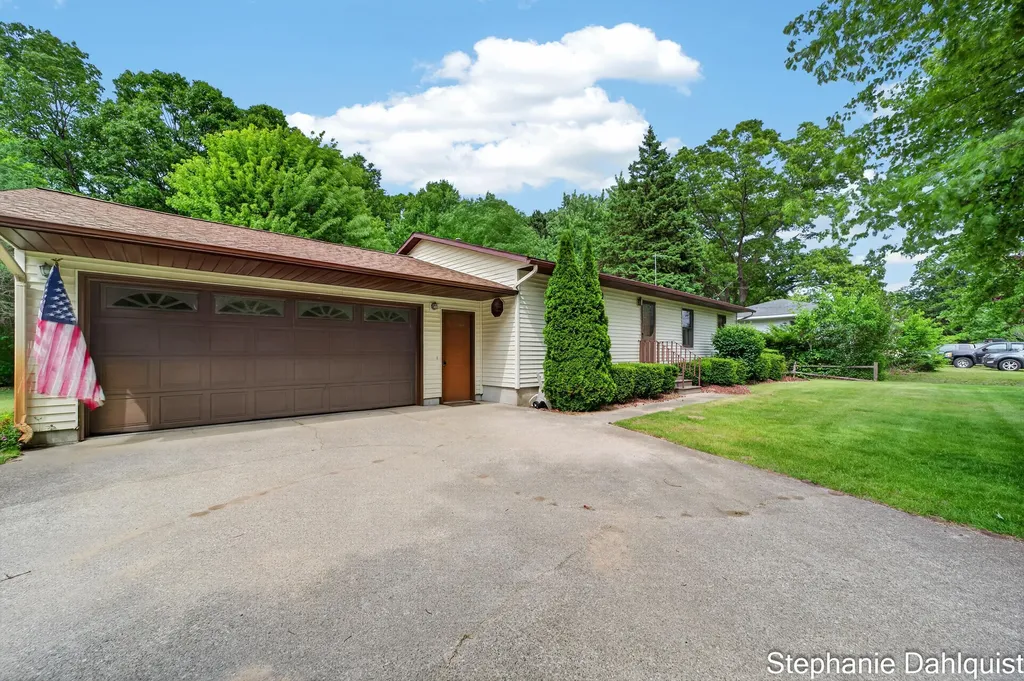 1646 W Giles Road Laketon Township MI 49445