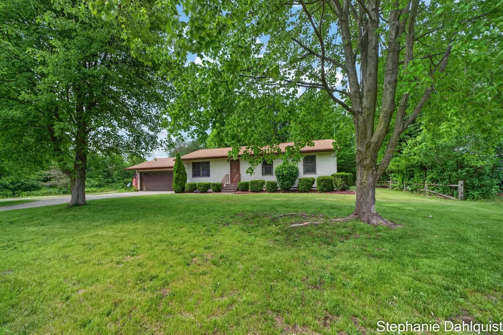 1646 W Giles Road Laketon Township MI 49445