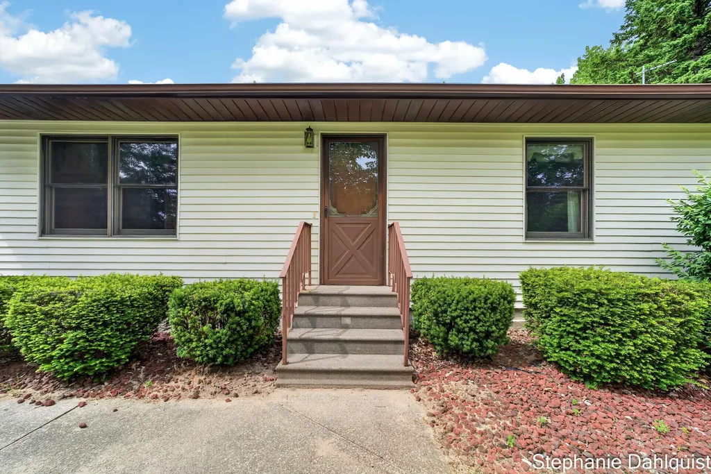 1646 W Giles Road Laketon Township MI 49445
