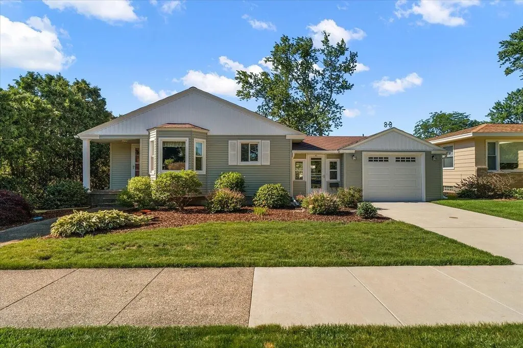42 W 29th Street Holland City MI 49423