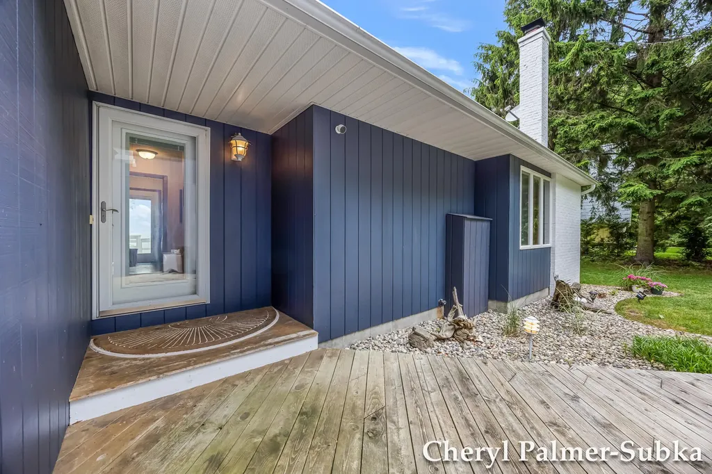 8409 Chuckanut Drive White River Township MI 49437