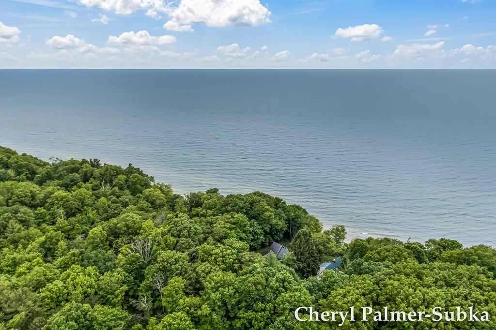 8409 Chuckanut Drive White River Township MI 49437