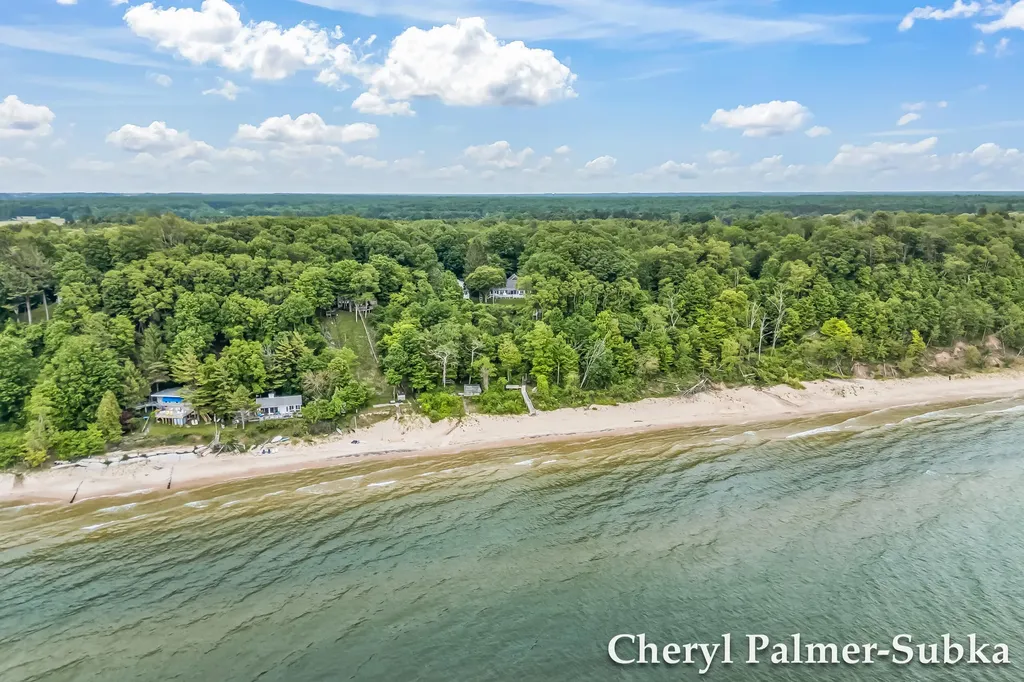 8409 Chuckanut Drive White River Township MI 49437