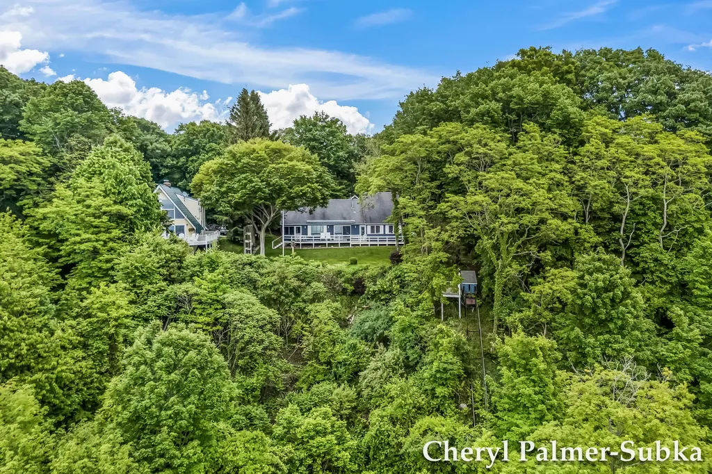 8409 Chuckanut Drive White River Township MI 49437