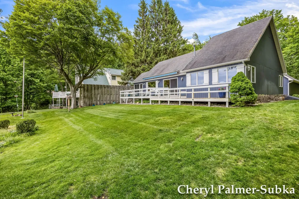8409 Chuckanut Drive White River Township MI 49437