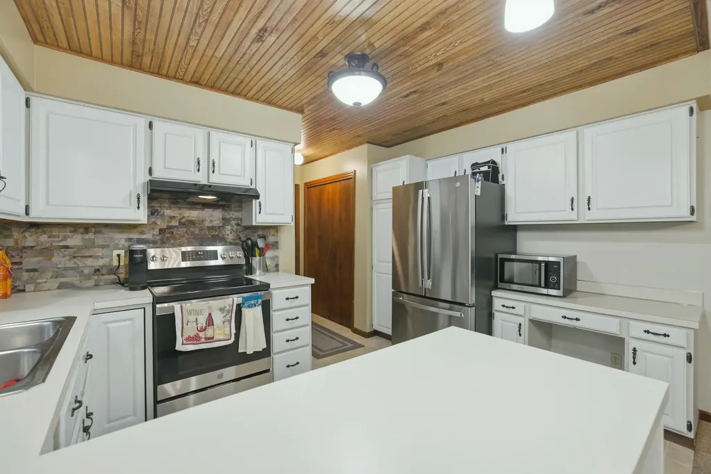 15915 Ryan Drive Park Township MI 49424