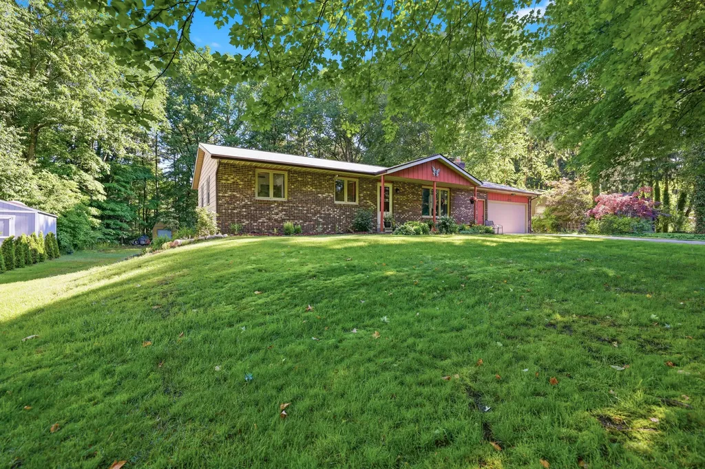 15915 Ryan Drive Park Township MI 49424