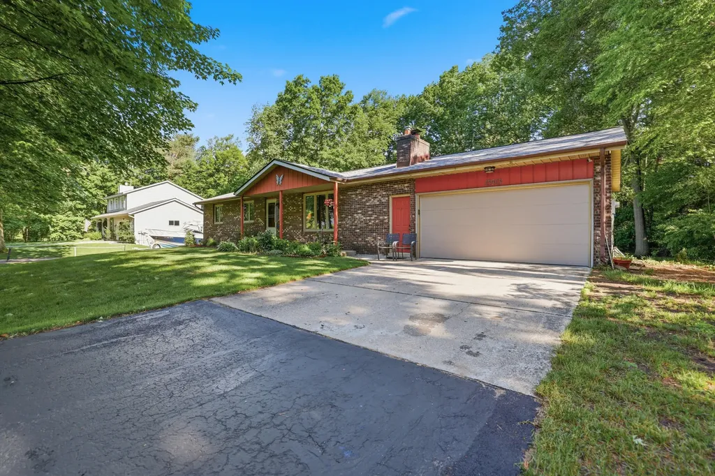 15915 Ryan Drive Park Township MI 49424