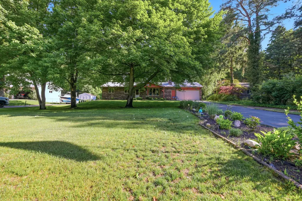 15915 Ryan Drive Park Township MI 49424