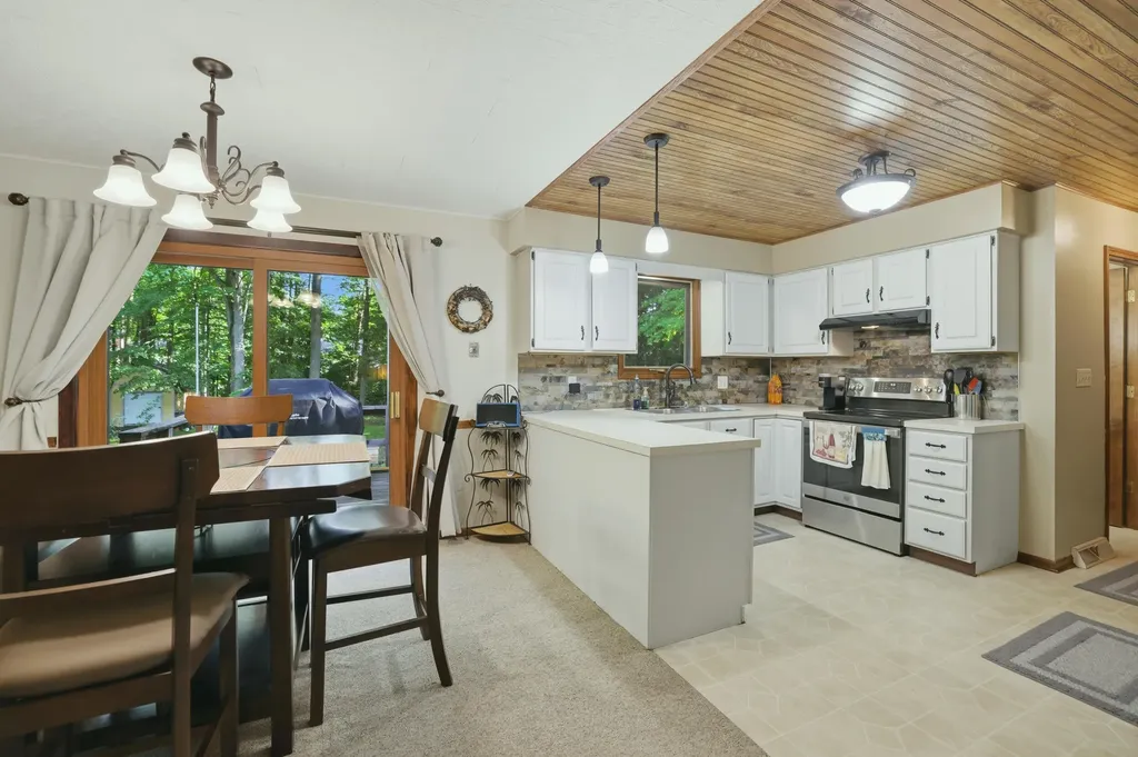 15915 Ryan Drive Park Township MI 49424
