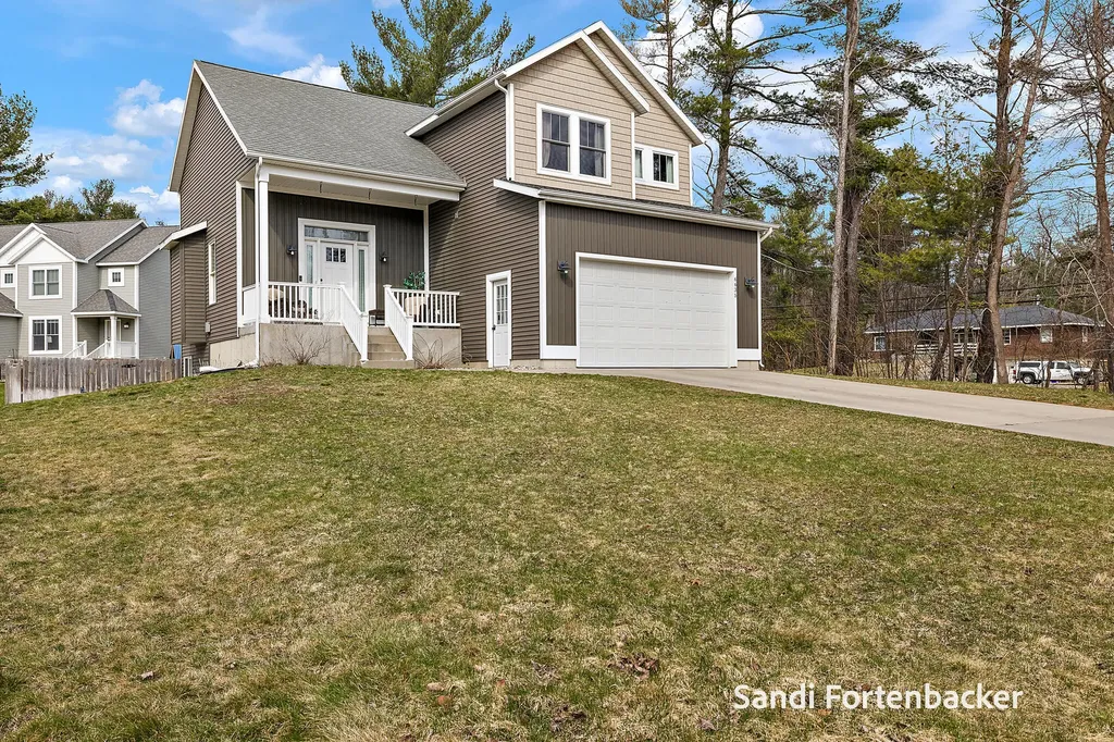 6635 Timberbrook Court Norton Shores City MI 49444
