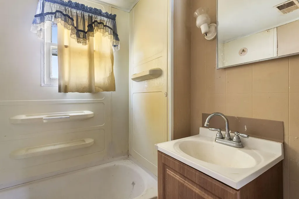1512 New Street Muskegon Charter Township MI 49442