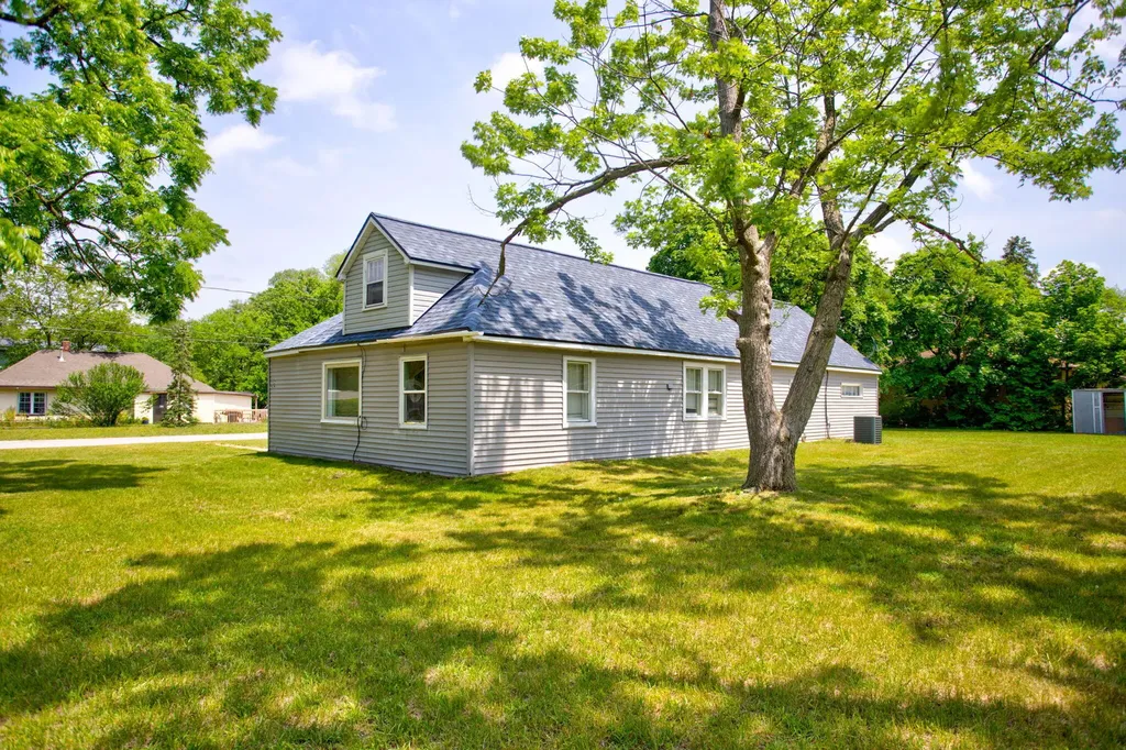 1512 New Street Muskegon Charter Township MI 49442