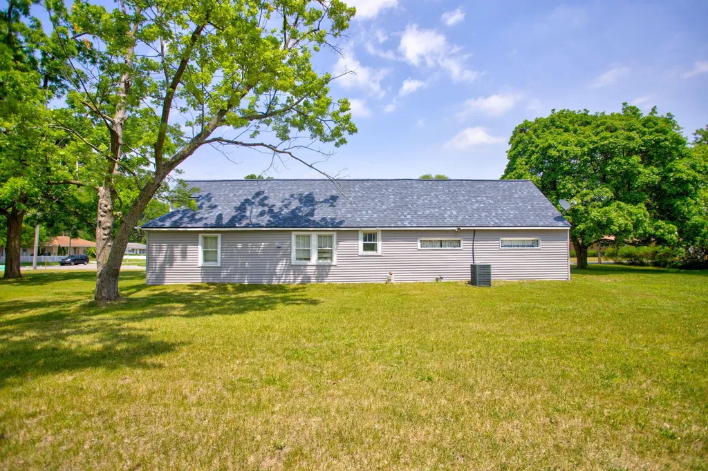 1512 New Street Muskegon Charter Township MI 49442