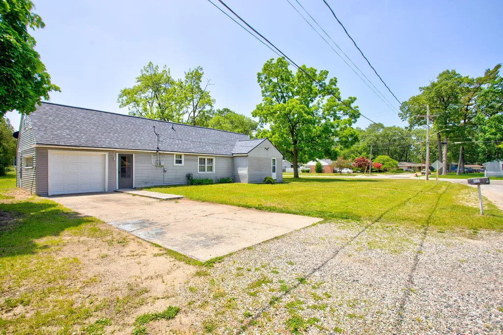 1512 New Street Muskegon Charter Township MI 49442