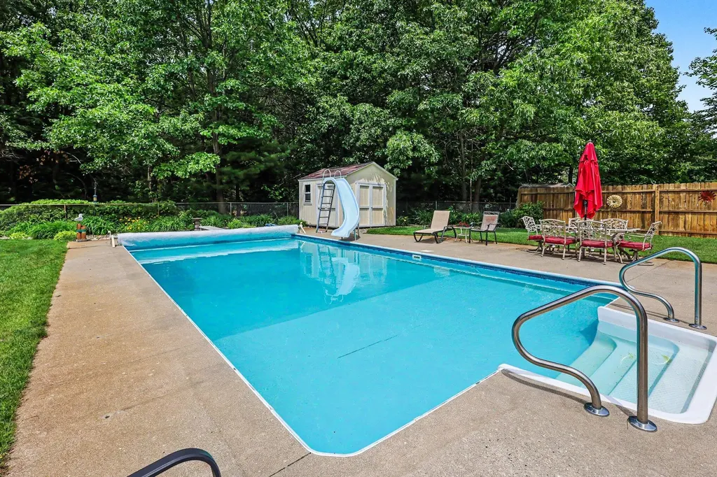 2332 Filonow Drive Fruitport Charter Township MI 49444