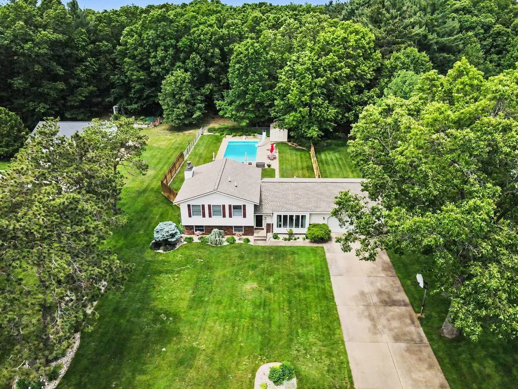 2332 Filonow Drive Fruitport Charter Township MI 49444