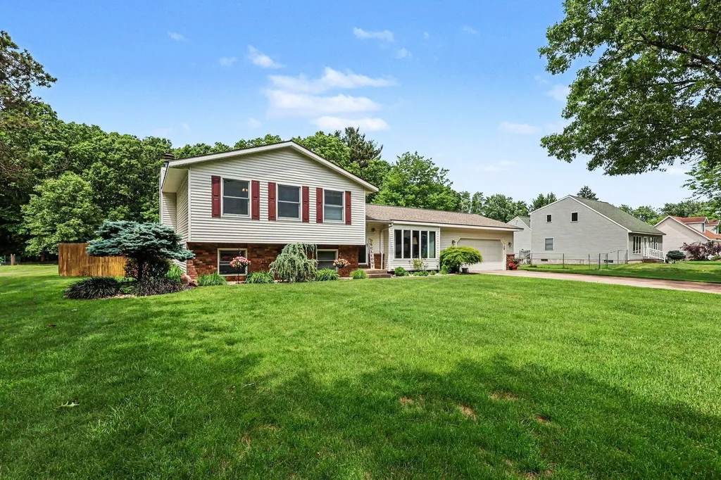 2332 Filonow Drive Fruitport Charter Township MI 49444