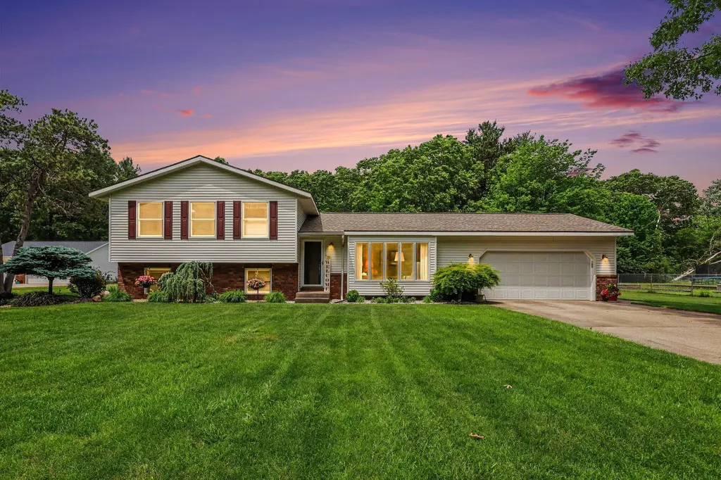 2332 Filonow Drive Fruitport Charter Township MI 49444