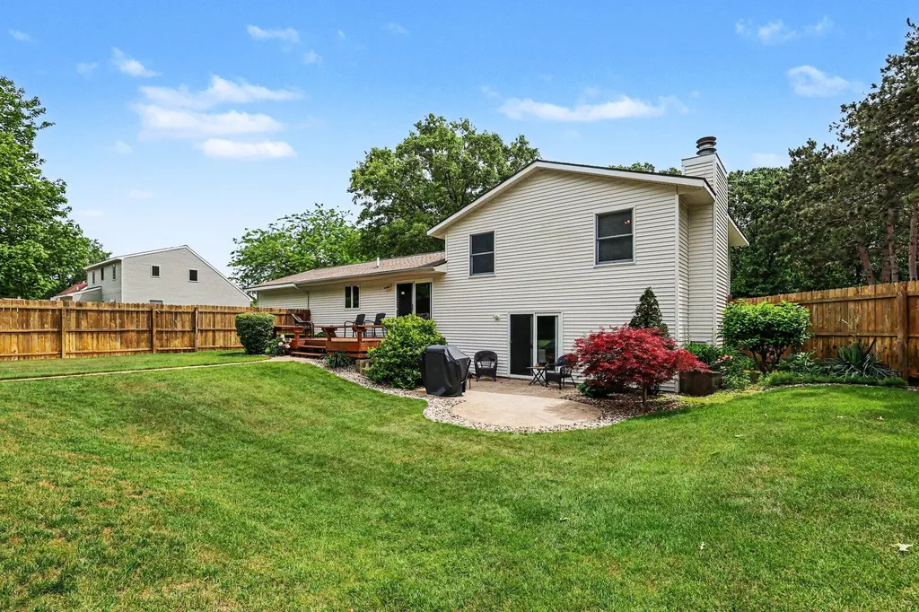 2332 Filonow Drive Fruitport Charter Township MI 49444