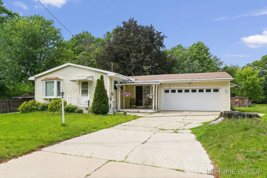 155 Burke Avenue Holland Charter Township MI 49424
