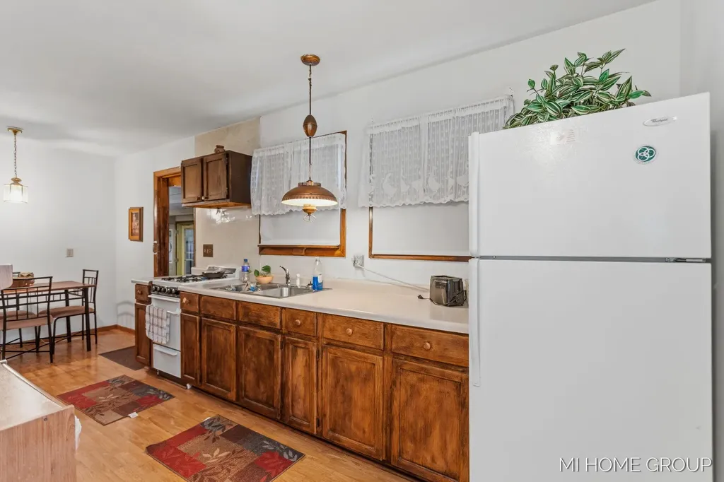 155 Burke Avenue Holland Charter Township MI 49424