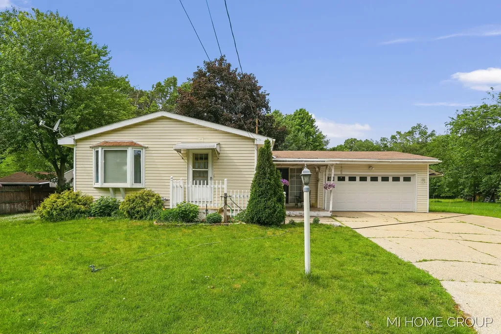 155 Burke Avenue Holland Charter Township MI 49424