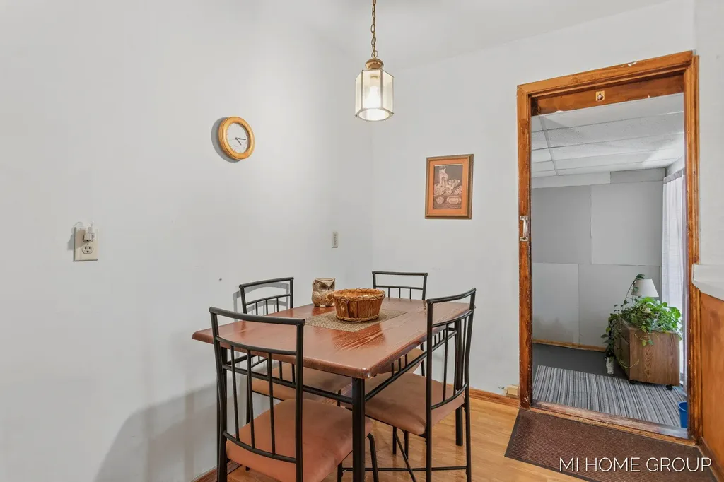155 Burke Avenue Holland Charter Township MI 49424