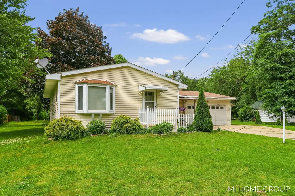 155 Burke Avenue Holland Charter Township MI 49424