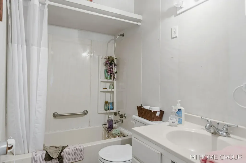 155 Burke Avenue Holland Charter Township MI 49424
