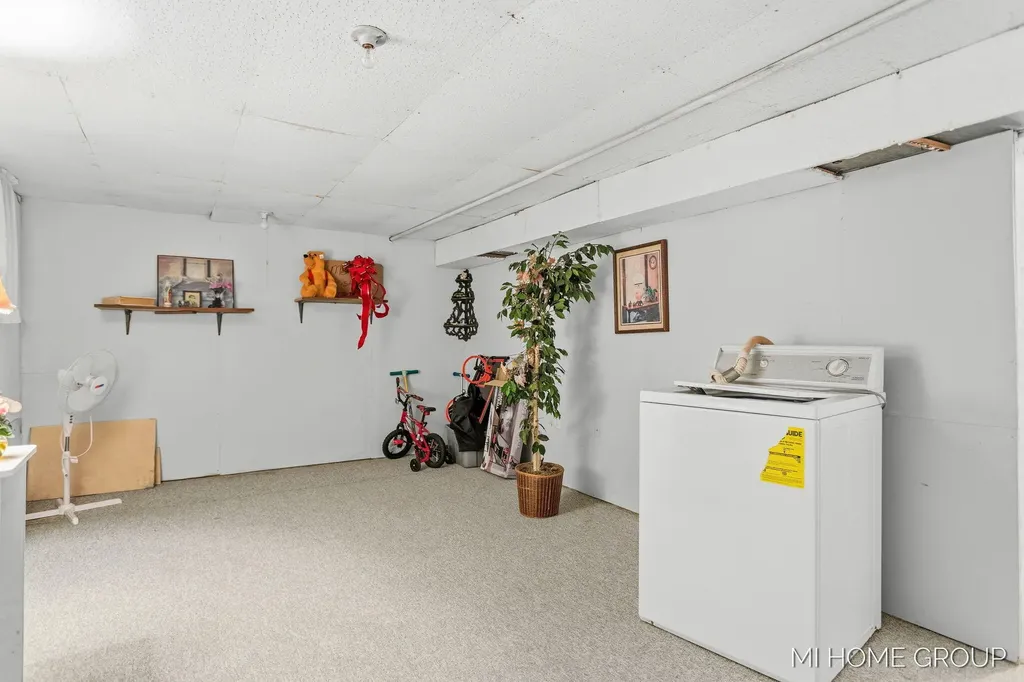 155 Burke Avenue Holland Charter Township MI 49424