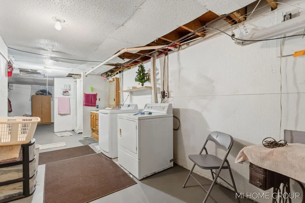 155 Burke Avenue Holland Charter Township MI 49424