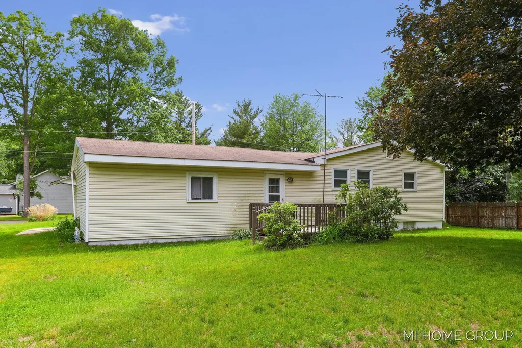 155 Burke Avenue Holland Charter Township MI 49424