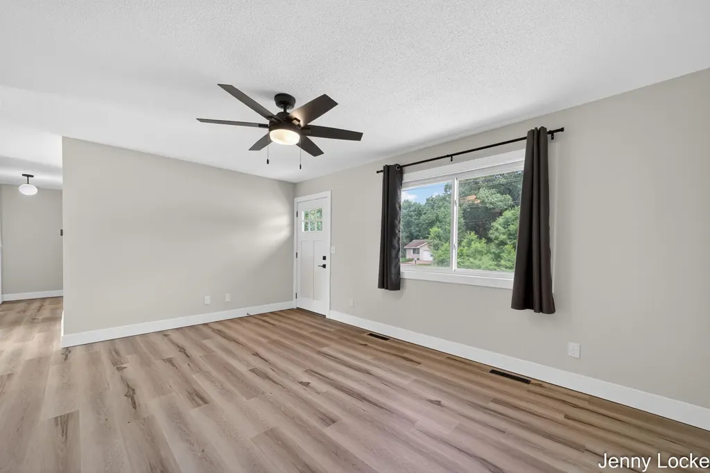 2391 Macarthur Road Muskegon Charter Township MI 49442