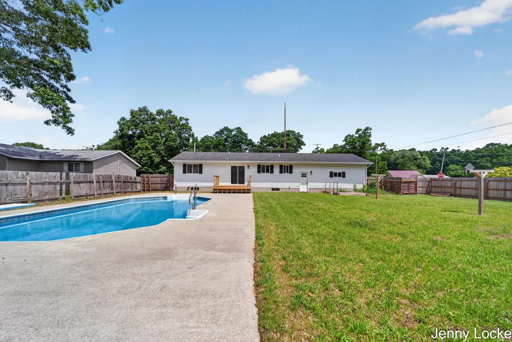 2391 Macarthur Road Muskegon Charter Township MI 49442